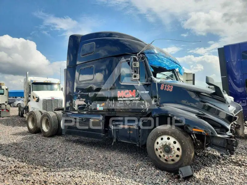 2023 Volvo VNL photo