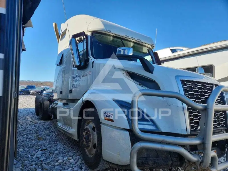 2023 Volvo VNL photo