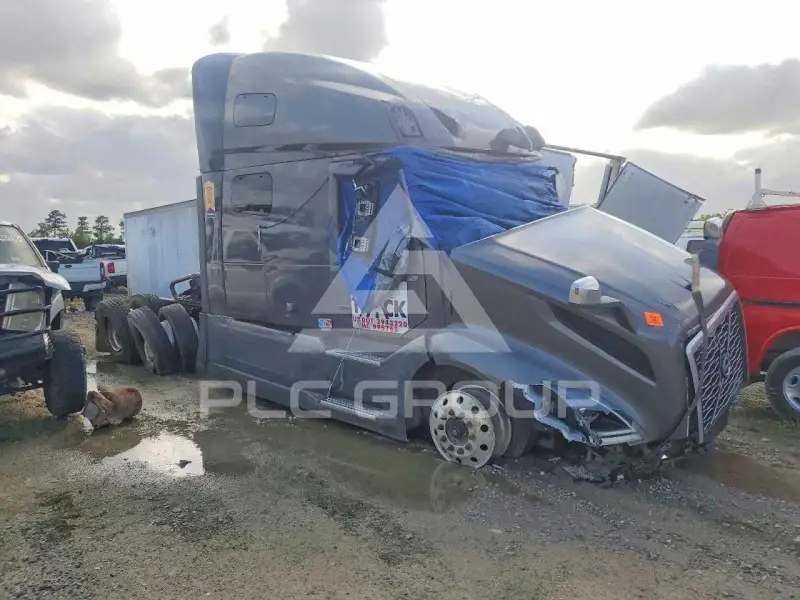 2023 Volvo VNL фото
