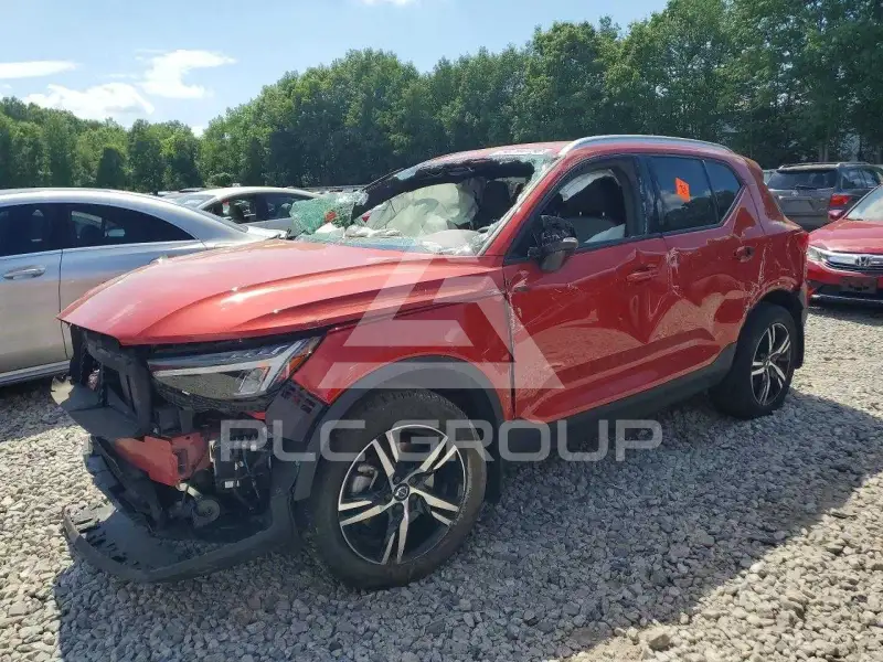 2023 Volvo XC40 photo