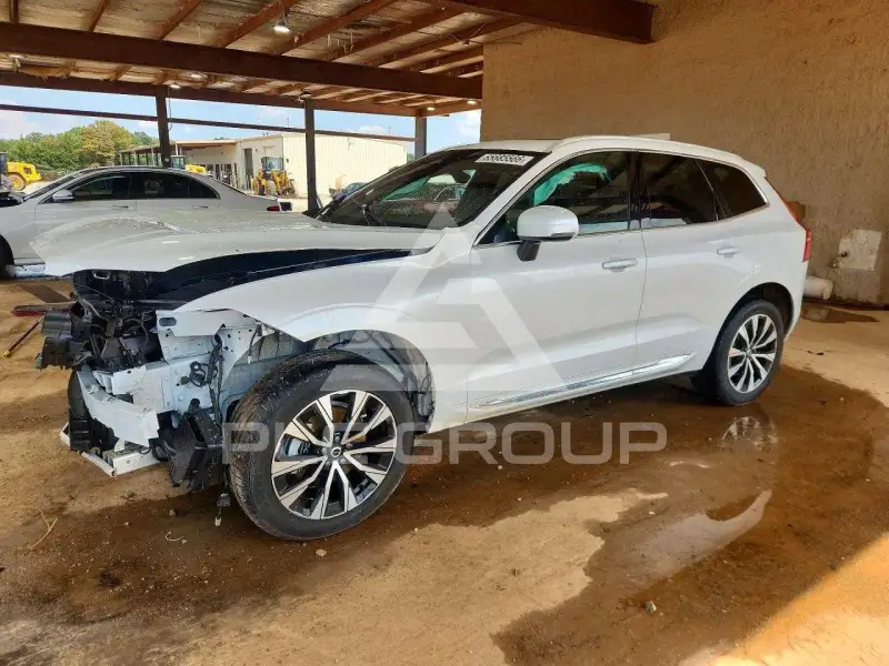 2023 Volvo XC60 фото