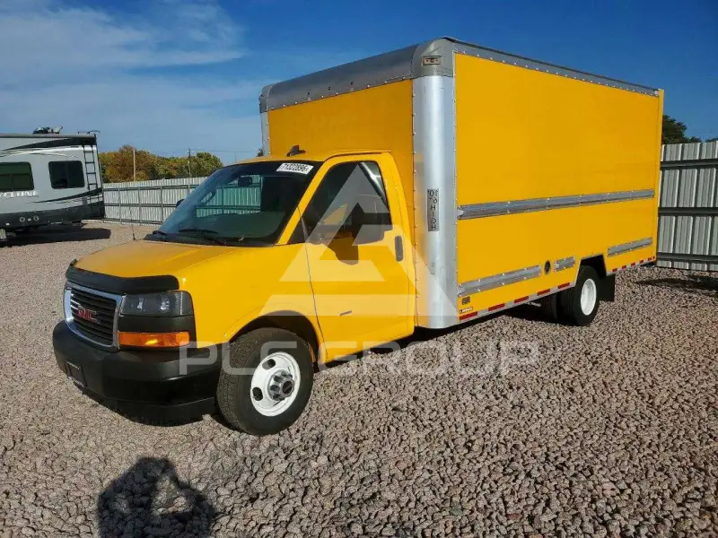 2023 GMC Savana фото