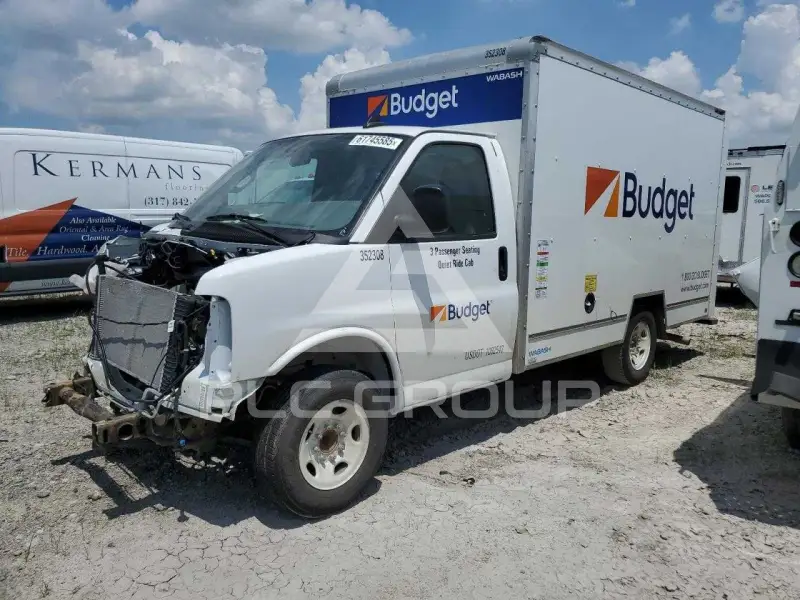 2023 GMC Savana фото