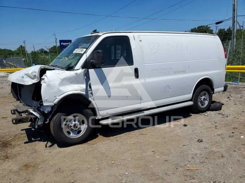 2023 GMC Savana фото