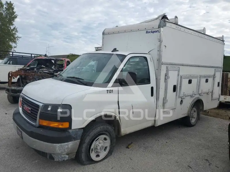 2023 GMC Savana фото