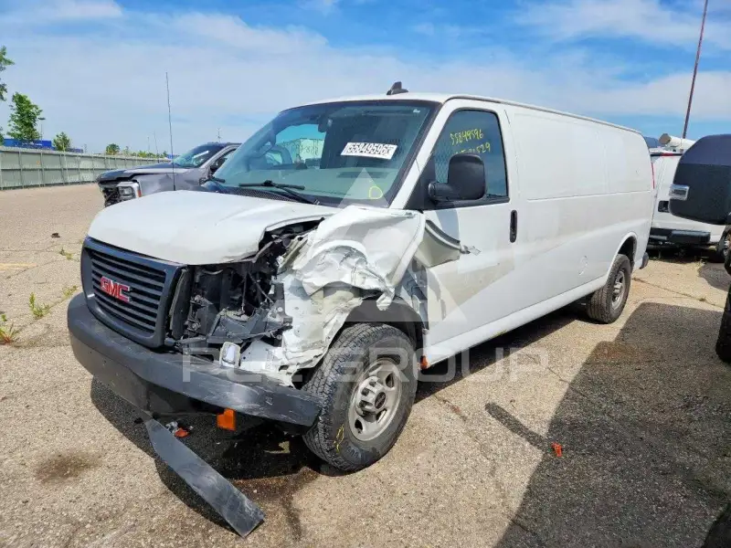 2023 GMC Savana фото