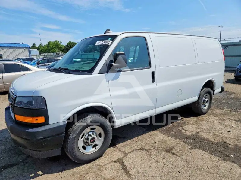 2023 GMC Savana фото