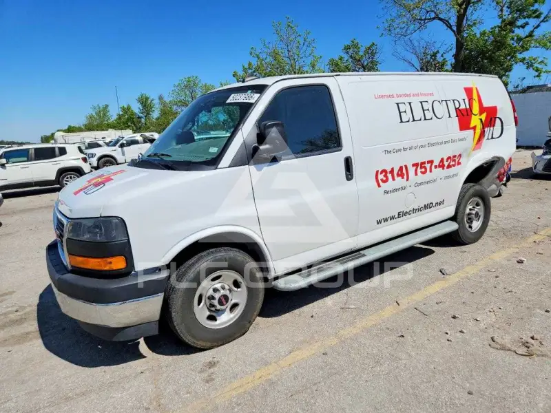 2023 GMC Savana фото