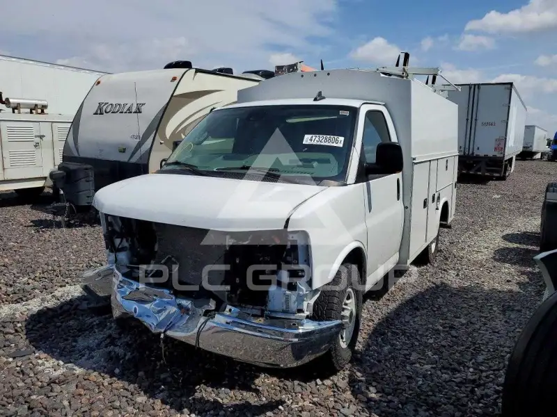 2023 GMC Savana фото