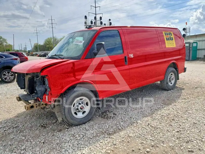 2023 GMC Savana фото