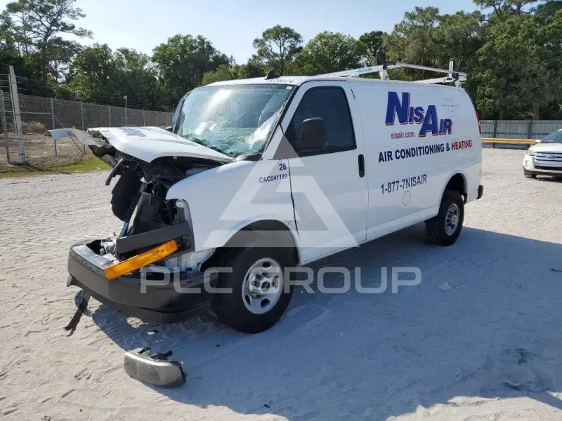 2023 GMC Savana фото