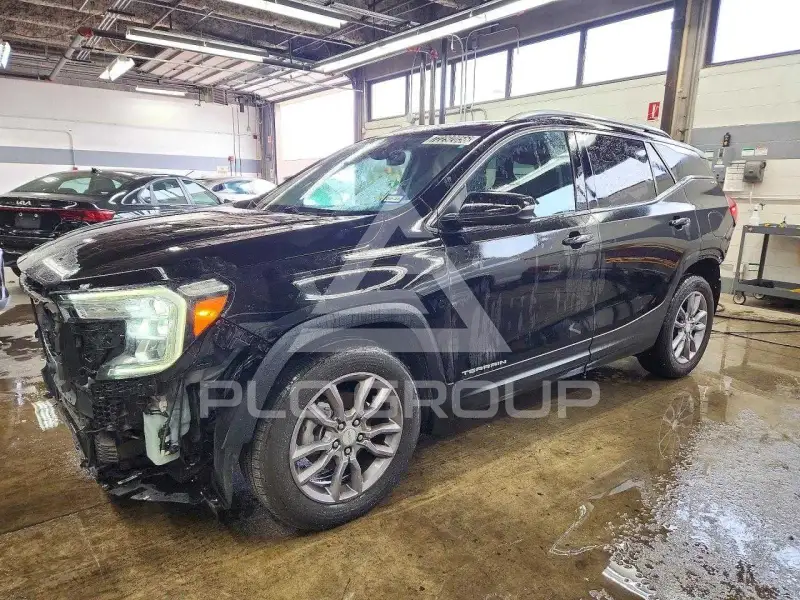 2023 GMC TERRAIN photo