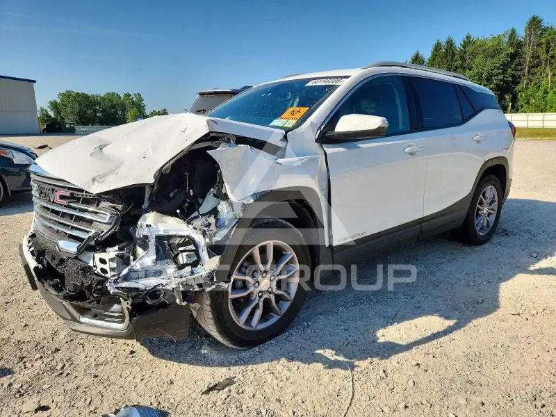 2023 GMC TERRAIN photo