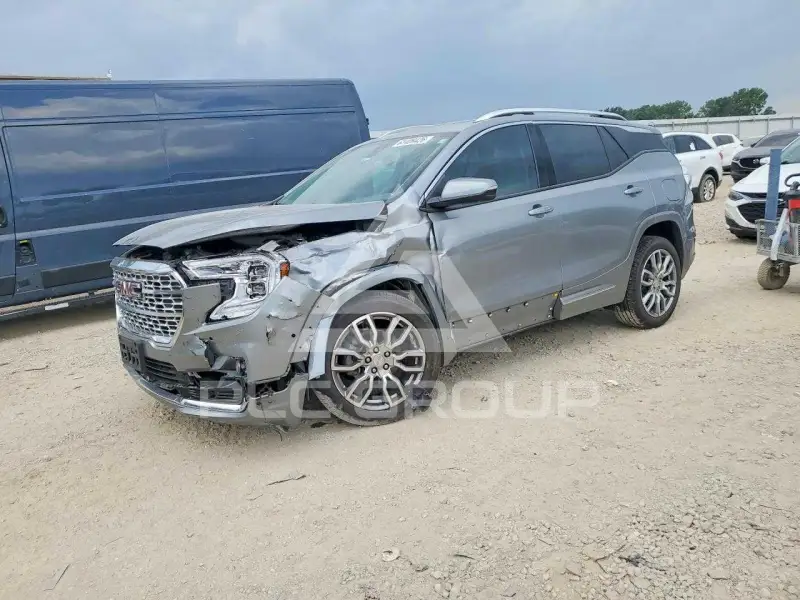 2023 GMC TERRAIN photo