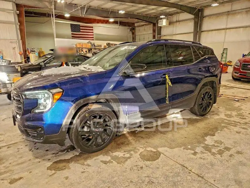 2023 GMC TERRAIN photo