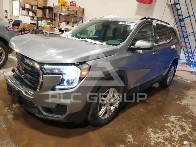 2023 GMC TERRAIN photo