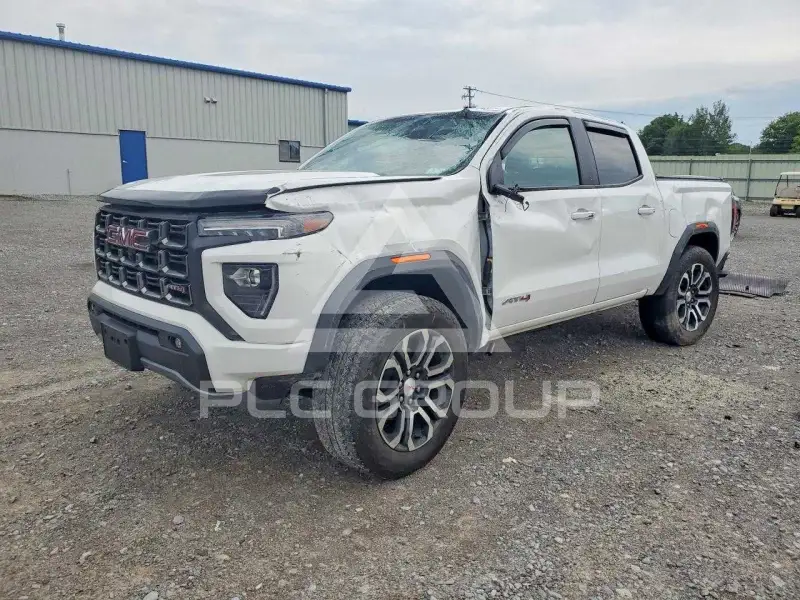 2023 GMC CANYON photo