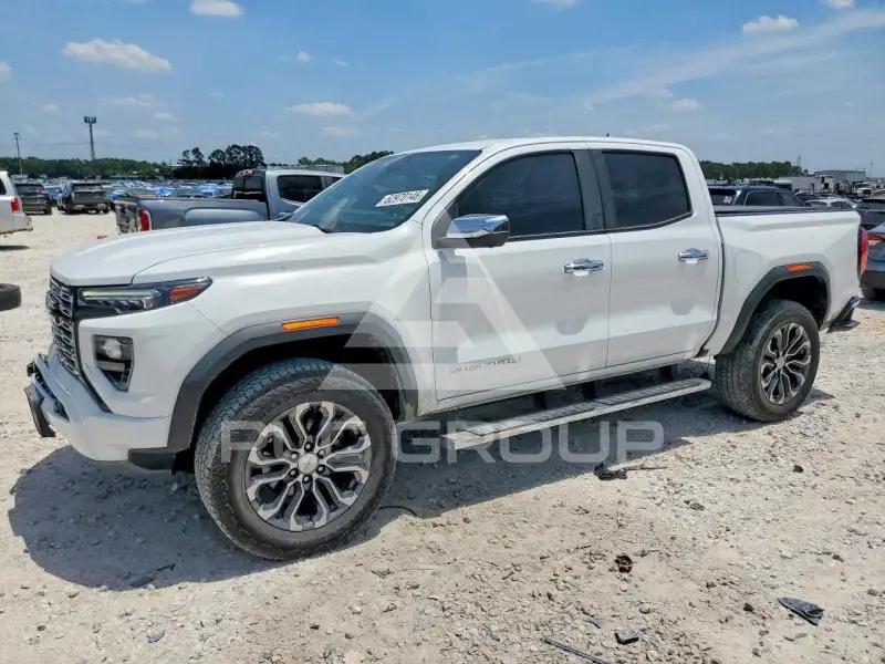 2023 GMC CANYON photo