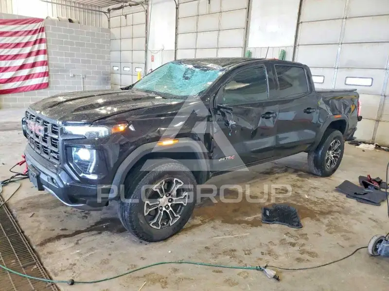 2023 GMC CANYON photo