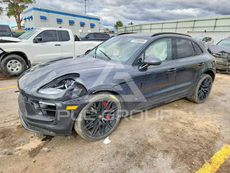 2023 Porsche MACAN photo