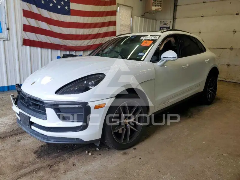 2023 Porsche MACAN photo