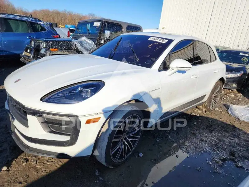 2023 Porsche MACAN photo