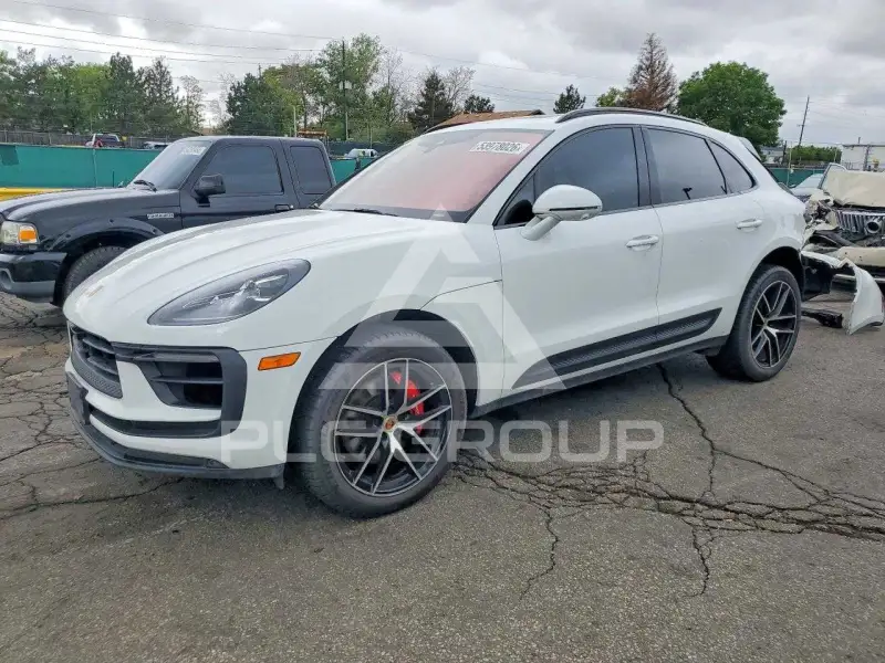 2023 Porsche MACAN photo