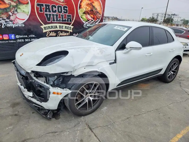 2023 Porsche MACAN photo