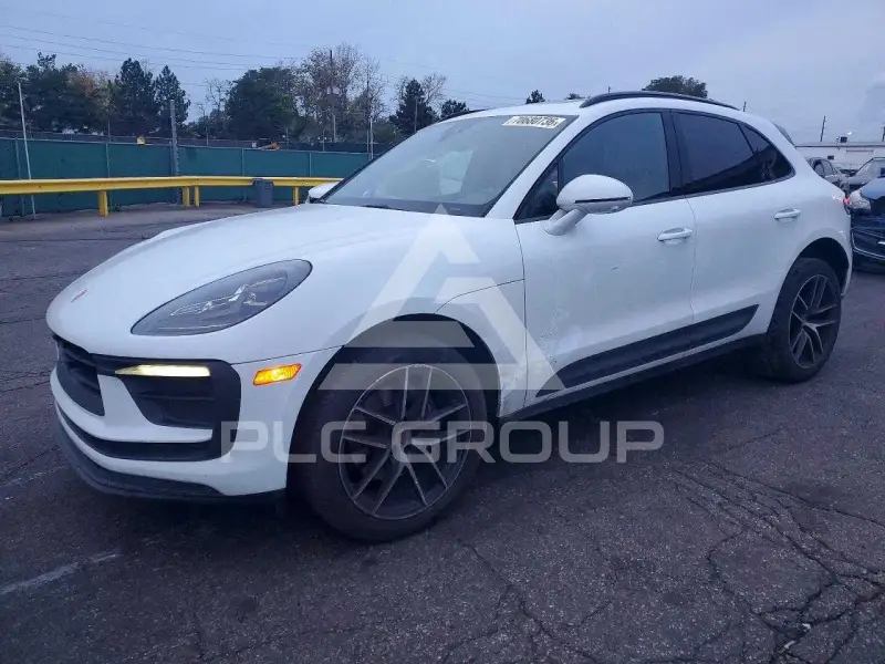 2023 Porsche MACAN photo