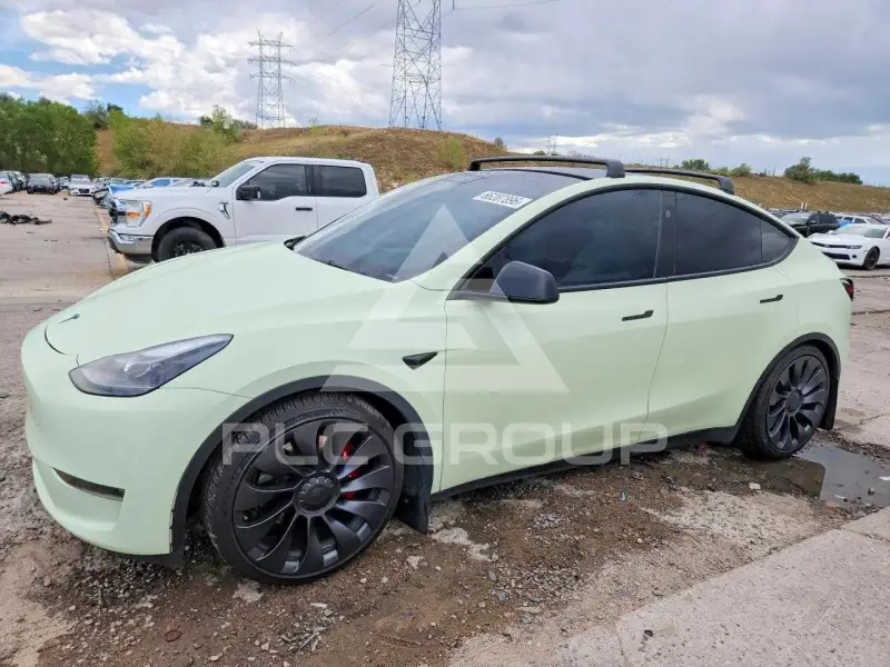 2023 Tesla Model Y фото