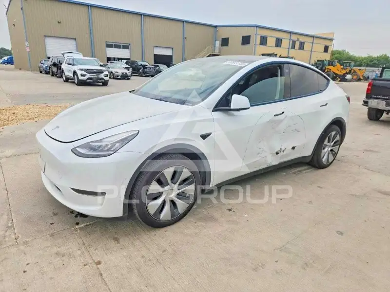 2023 Tesla Model Y фото