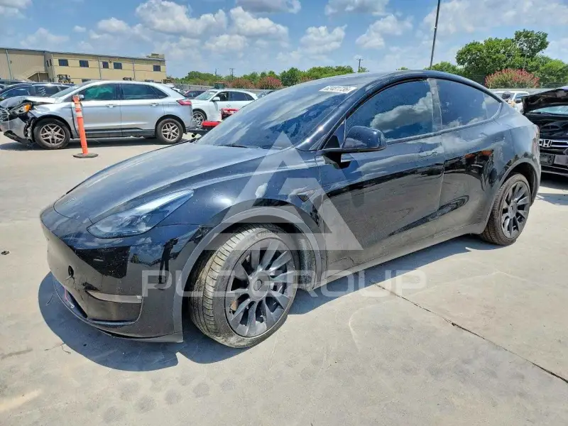 2023 Tesla Model Y фото