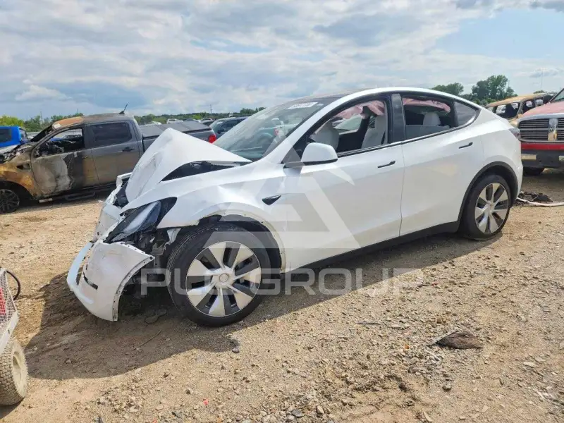 2023 Tesla Model Y фото