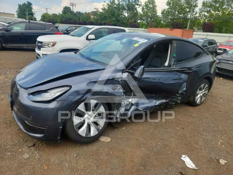 2023 Tesla Model Y фото