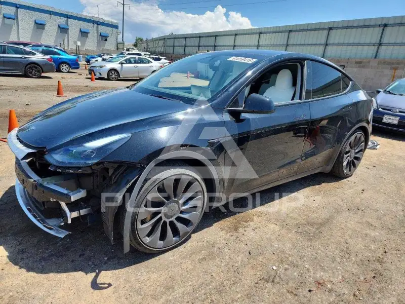 2023 Tesla Model Y фото