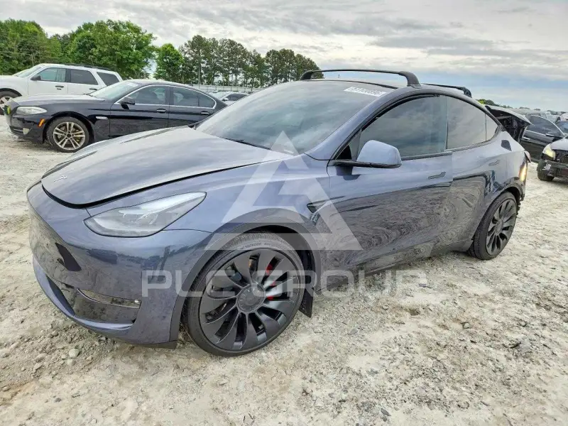 2023 Tesla Model Y фото