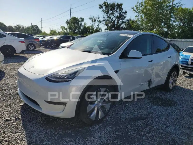 2023 Tesla Model Y фото