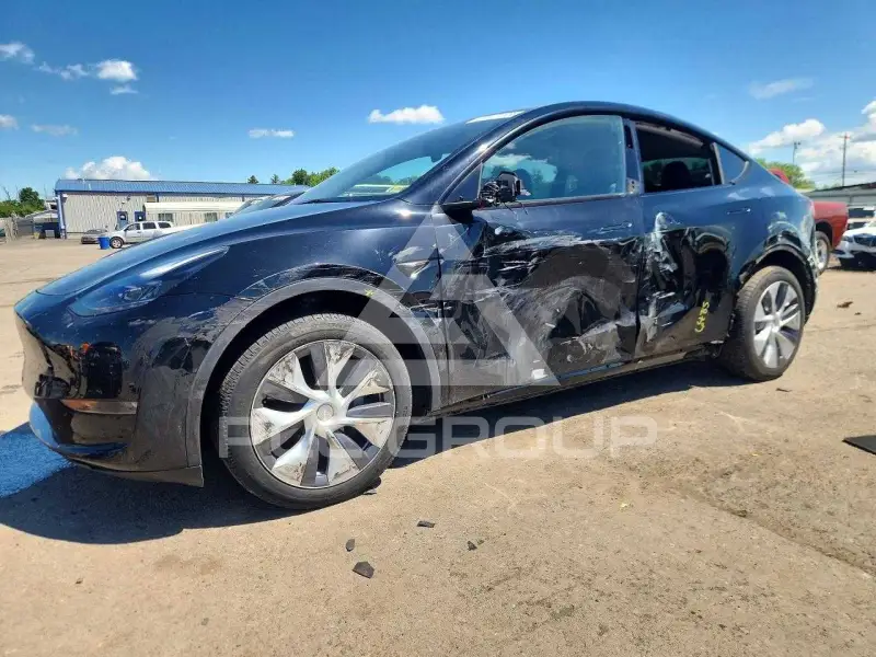 2023 Tesla Model Y photo