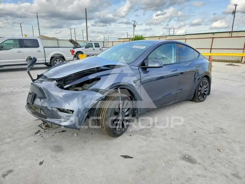 2023 Tesla Model Y фото