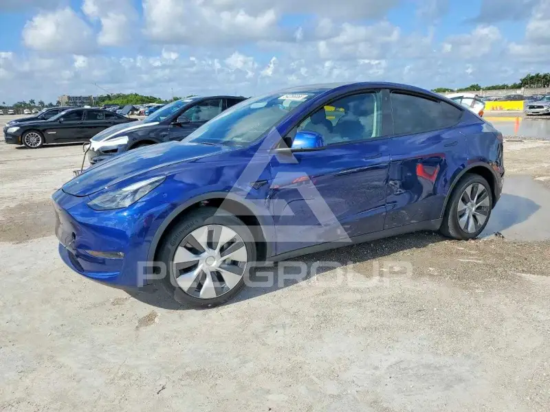 2023 Tesla Model Y фото