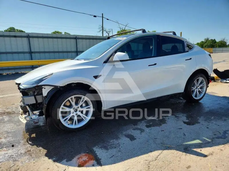 2023 Tesla Model Y фото
