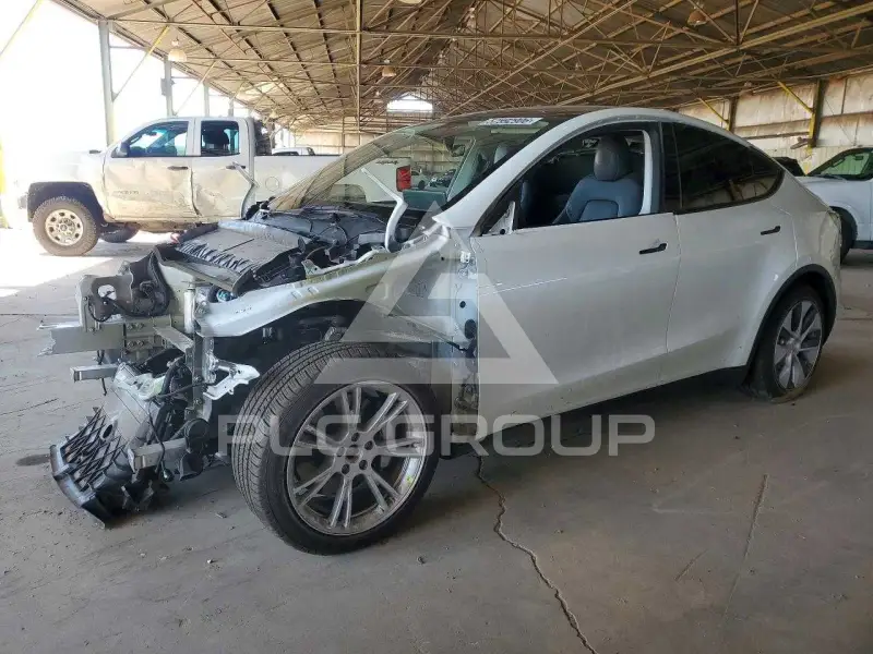 2023 Tesla Model Y фото