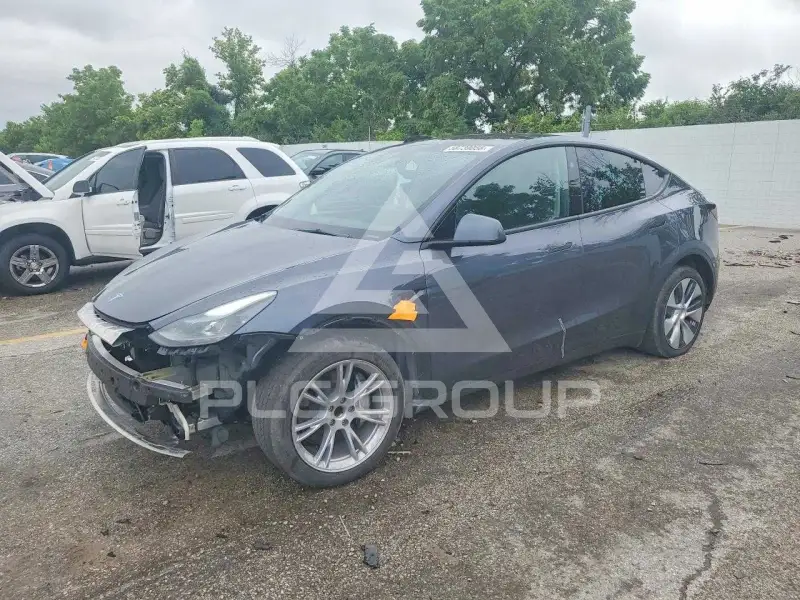 2023 Tesla Model Y фото