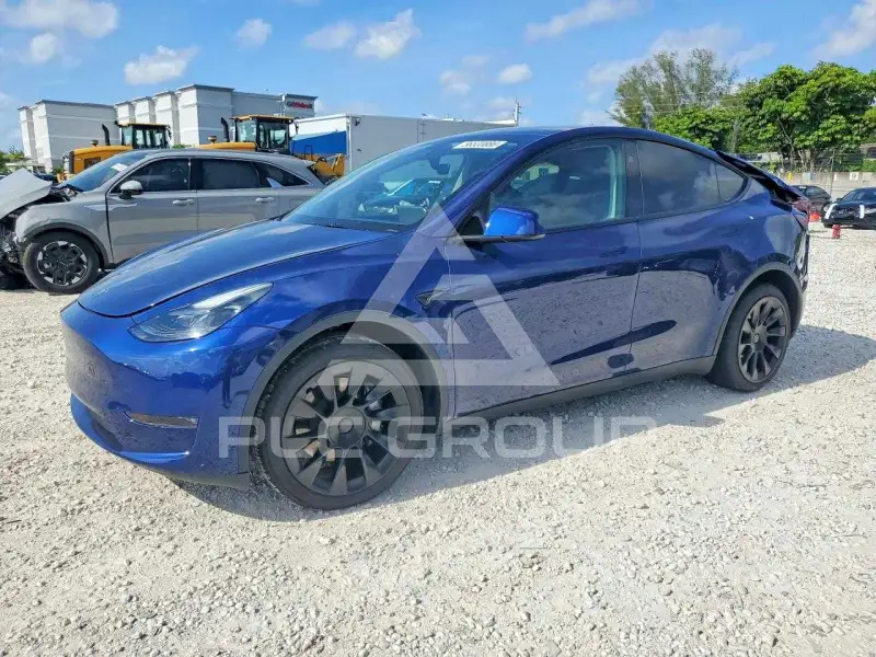 2023 Tesla Model Y photo