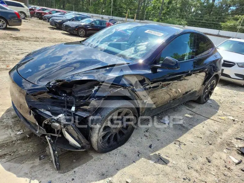 2023 Tesla Model Y фото