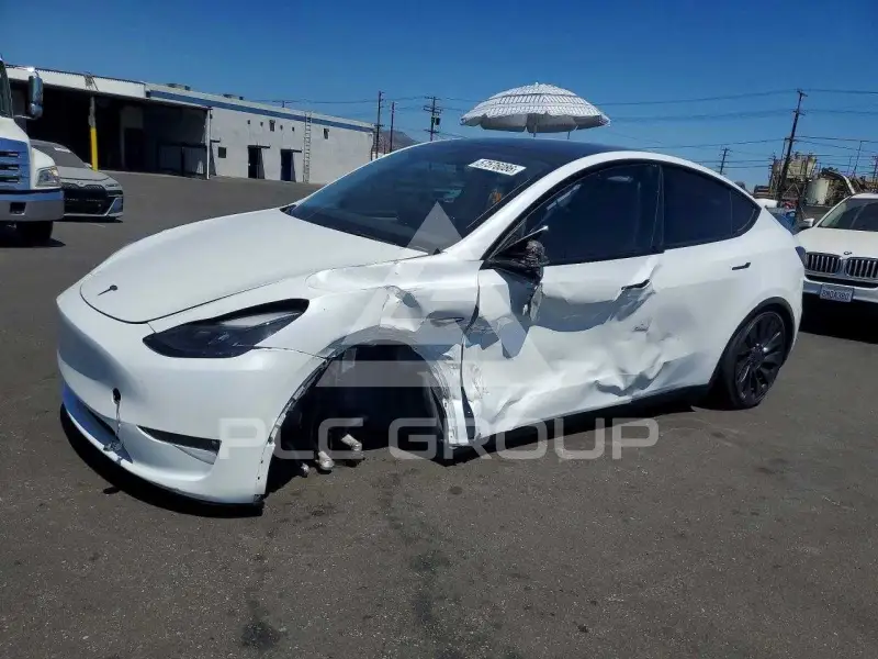 2023 Tesla Model Y фото