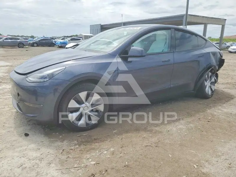 2023 Tesla Model Y фото