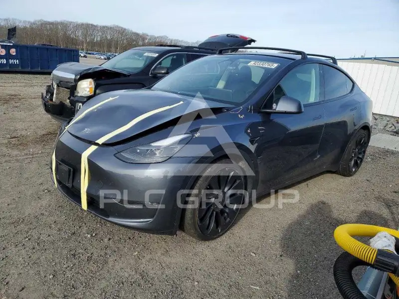 2023 Tesla Model Y фото