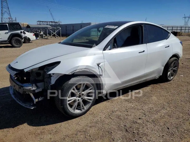 2023 Tesla Model Y фото
