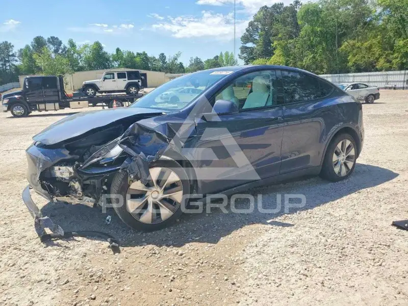 2023 Tesla Model Y фото